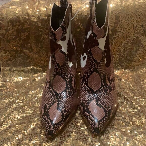 Gianni Bini Ezlee Snake Cow Print - Picture 10 of 13